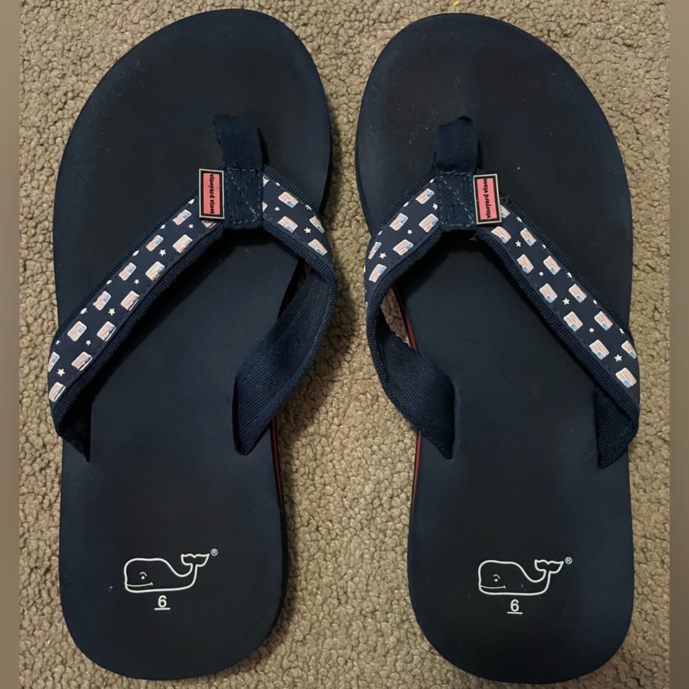 Vineyard Vines USA flip flops